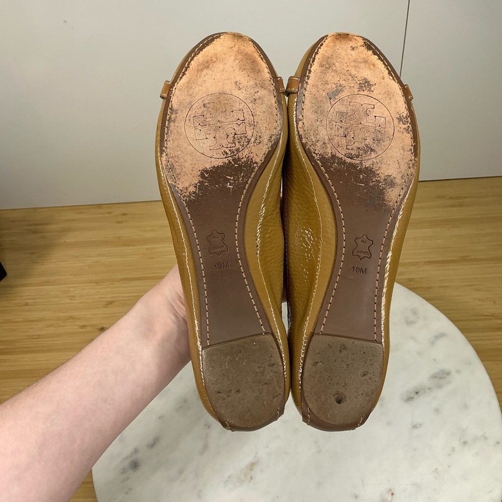 Tory Burch Size 10 Aaden Camel Flat - Picture 11 of 16